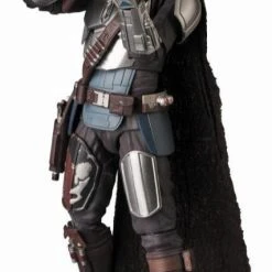Medicom Toy Mafex No. 129 Beskar Armor Mandalorian Star Wars The Mandalorian Action Figure