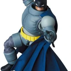 Medicom Toy Mafex No. 146 Armored Batman The Dark Knight Returns Action Figure Medicom