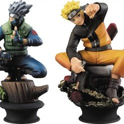Megahouse Naruto Shippuden Naruto And Kakashi Chesspiece Collection Set Of 2 Pieces