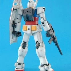 Bandai Gundam 1/100 MG Gundam 0079 RX-78-2 Gundam Ver 2.0 Model Kit