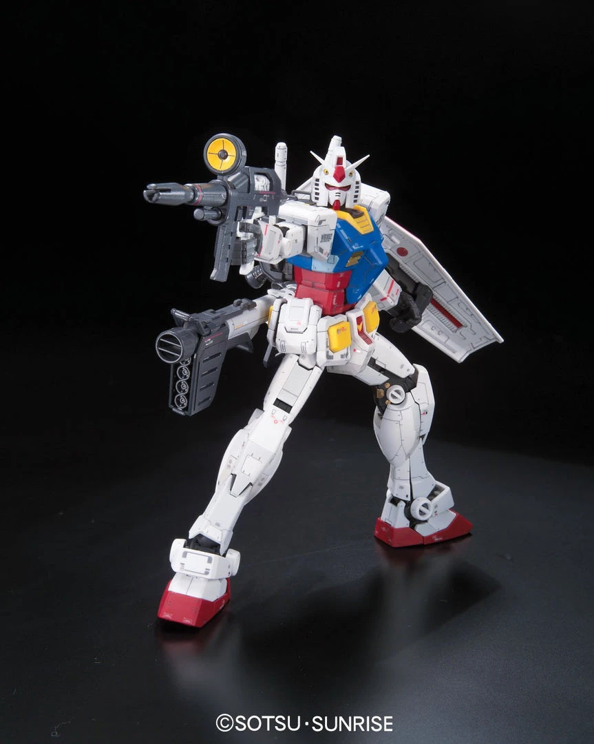 Bandai Gundam 1/144 RG #01 RX-78-2 Gundam E.F.S.F. Model Kit 4 Bandai Gundam 1/144 RG #01 RX-78-2 Gundam E.F.S.F. Model Kit