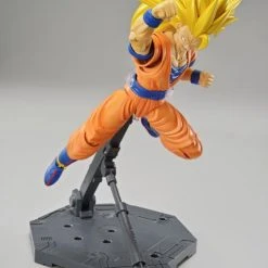 Bandai Figure-rise Standard Dragon Ball Z Super Saiyan 3 Goku [New Packaging] Plastic Model Kit
