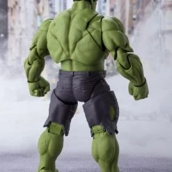 Bandai S.H. Figuarts Avengers Hulk (Avengers Assemble Edition) Action Figure S. H. Figuarts