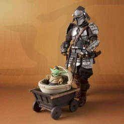 Bandai Tamashii Nations Movie Realization Star Wars The Mandalorian (Beskar Armor) & Grogu Mei Sho Ronin Mandalorian Action Figure