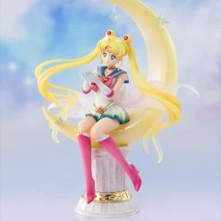 Bandai Figuarts Zero Chouette Sailor Moon Eternal Super Sailor Moon (Bright Moon & Legendary Silver Crystal) Figure Statue