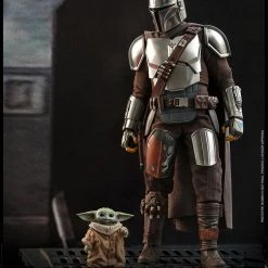 Hot Toys 1/6 Star Wars The Mandalorian And The Child Sixth Scale Figure TMS014