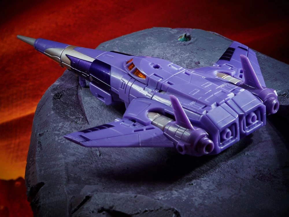 Hasbro Transformers Generations War For Cybertron: Kingdom Voyager Cyclonus Action Figure WFC-K9 8 Hasbro Transformers Generations War For Cybertron: Kingdom Voyager Cyclonus Action Figure WFC-K9