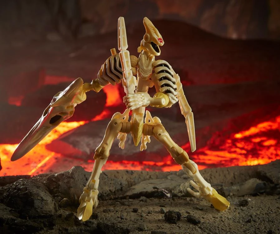 Hasbro Transformers Generations War For Cybertron: Kingdom Deluxe Wingfinger Action Figure WFC-K25 6 Hasbro Transformers Generations War For Cybertron: Kingdom Deluxe Wingfinger Action Figure WFC-K25