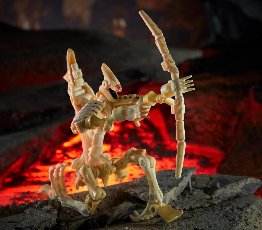 Hasbro Transformers Generations War For Cybertron: Kingdom Deluxe Wingfinger Action Figure WFC-K25 7 Hasbro Transformers Generations War For Cybertron: Kingdom Deluxe Wingfinger Action Figure WFC-K25