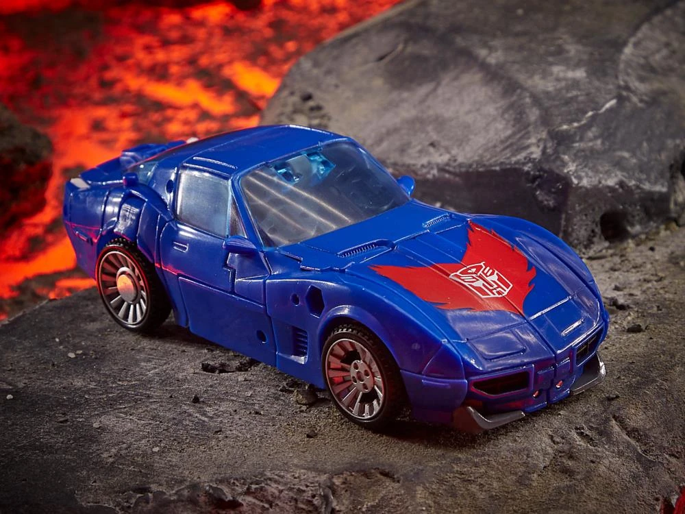 Hasbro Transformers Generations War For Cybertron: Kingdom Deluxe Tracks Action Figure WFC-K26 8 Hasbro Transformers Generations War For Cybertron: Kingdom Deluxe Tracks Action Figure WFC-K26