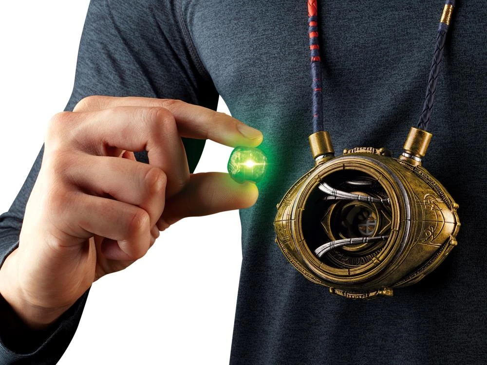 Hasbro Marvel Legends Eye Of Agamotto Prop Replica 7 Hasbro Marvel Legends Eye Of Agamotto Prop Replica