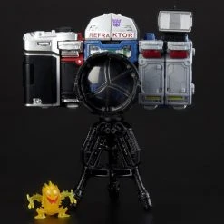 Hasbro Transformers Generations War For Cybertron: Siege Refraktor (Reflector) Reconnaissance Team 3-Pack Action Figures Exclusive