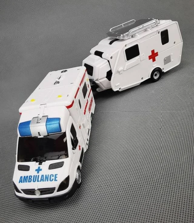 Generation Toy GT-08C Guardian Bulance Action Figure 4 Generation Toy GT-08C Guardian Bulance Action Figure