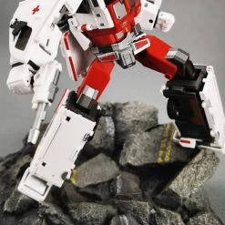 Generation Toy GT-08C Guardian Bulance Action Figure 15 Generation Toy GT-08C Guardian Bulance Action Figure